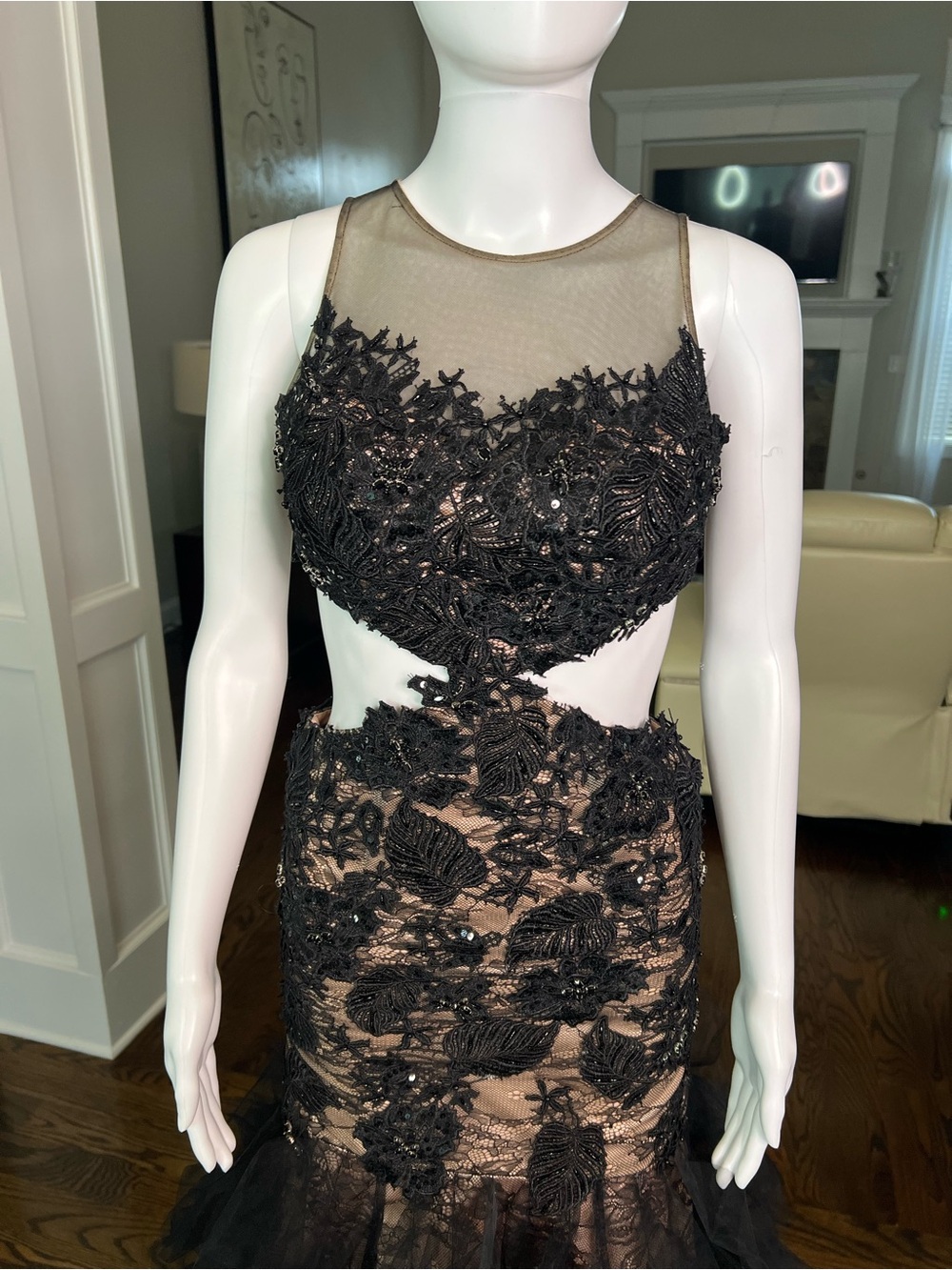 Jovani Black Cutout  Lace Appliqué Mermaid Prom Gown with Nude Underlay size 0 - Picture 4 of 10